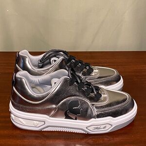 Karl Lagerfield Paris Colden  Pewter Lace Up Almond Toe  Sneakers WMNS 7.5M